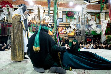 تعزیه‌ امام حسین (ع) در تکیه‌ تاریخی تجریش