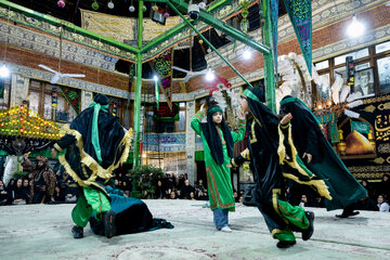تعزیه‌ امام حسین (ع) در تکیه‌ تاریخی تجریش
