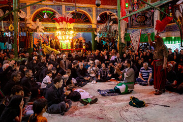 تعزیه‌ امام حسین (ع) در تکیه‌ تاریخی تجریش