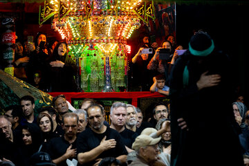 تعزیه‌ امام حسین (ع) در تکیه‌ تاریخی تجریش