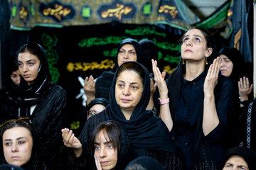 تعزیه‌ امام حسین (ع) در تکیه‌ تاریخی تجریش