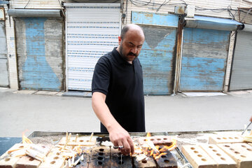 آئین سنتی شمع گردانی در روز تاسوعا - اردبیل