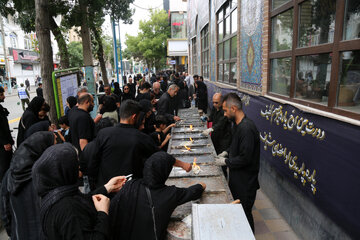 آئین سنتی شمع گردانی در روز تاسوعا - اردبیل