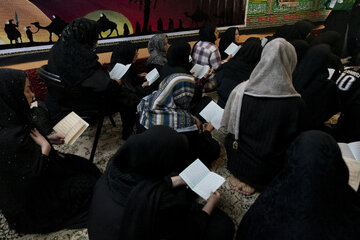 هیئت دیوانگان حسین(ع) کرج - خانه محل برگزاری هیئت از نظر وسعت چندان بزرگ نیست اما در روزهای محرم  ده‌ها و گاهی صدها نفر در آن حضور پیدا می‌کنند.