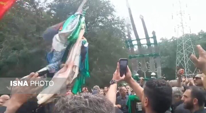 آیین کهن «سلام دادن علم» در سوادکوه؛ روایت اشکبار دو پرچم در سوگ علمدار کربلا