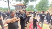 شور و شعور حسینی در روستای پرچینگ/ اقامه نماز ظهر عاشورا در قائمشهر