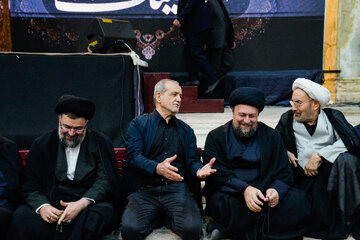عزاداری شب عاشورا در حرم امام خمینی(ره)