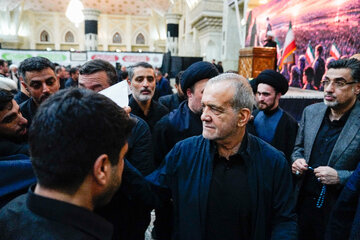عزاداری شب عاشورا در حرم امام خمینی(ره)