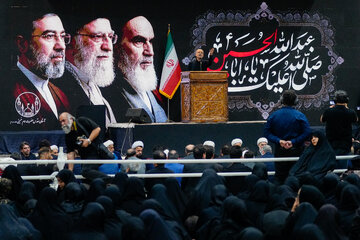 عزاداری شب عاشورا در حرم امام خمینی(ره)