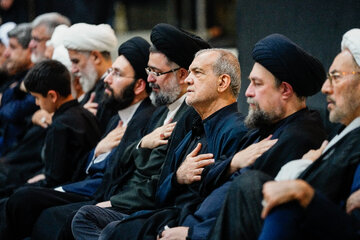 عزاداری شب عاشورا در حرم امام خمینی(ره)