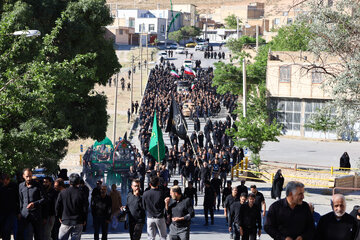 آیین «گِل‌مالی» روز عاشورا - شهر بِن