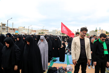 اقامه نماز ظهر عاشورا در شهیدگاه اردبیل