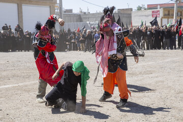 مراسم سنتی خیمه سوزان ظهر عاشورا - قزوین