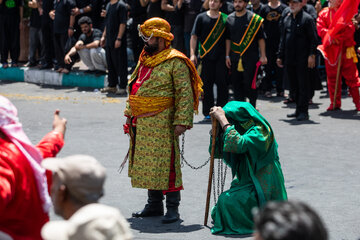مراسم سنتی خیمه سوزان ظهر عاشورا - تهران