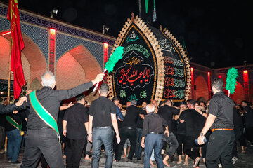 مراسم سنتی نخل گردانی یزدی‌های مقیم زاهدان