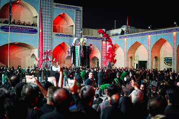 مراسم سنتی نخل گردانی یزدی‌های مقیم زاهدان
