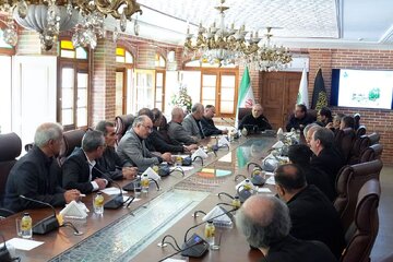پزشکیان: ناوگان حمل‌ونقل عمومی و خودروهای دولتی باید هیبریدی شوند