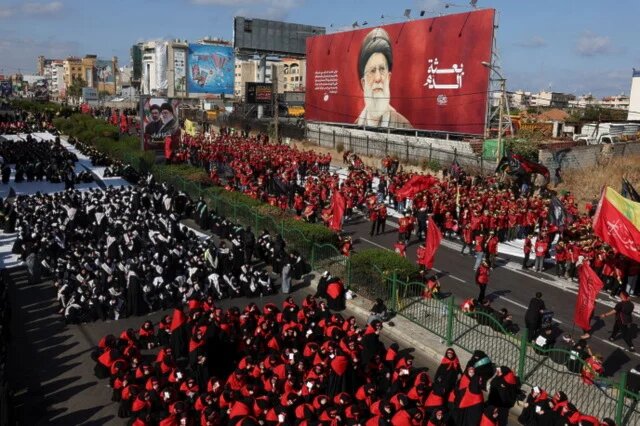 بزرگداشت عاشورا با حضور گسترده مردمی و پیام‌های ایستادگی ذز لبنان