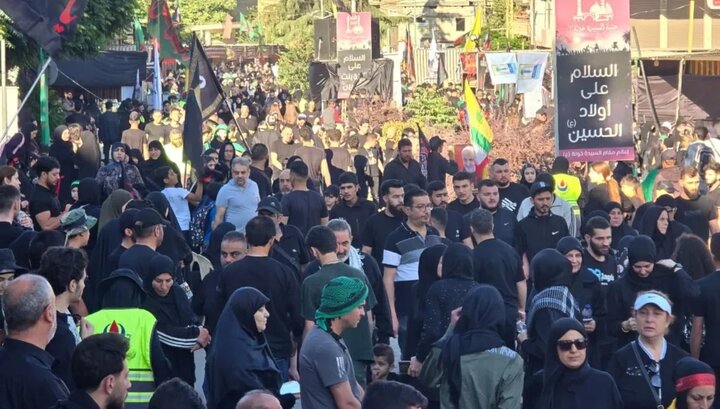 بزرگداشت عاشورا با حضور گسترده مردمی و پیام‌های ایستادگی ذز لبنان