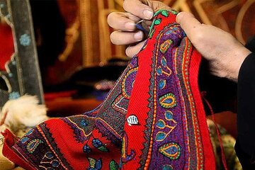 توسعه رشته‌های تحصیلی صنایع دستی براساس آمایش اقتصادی هر استان