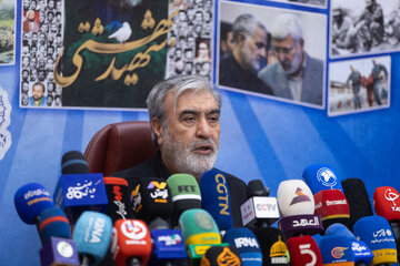 ابراهیم عزیزی، رئیس کمیسیون امنیت ملی و سیاست خارجی مجلس شورای اسلامی در نشست خبری هفته بازخوانی و افشای حقوق بشر آمریکایی