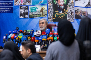 ابراهیم عزیزی، رئیس کمیسیون امنیت ملی و سیاست خارجی مجلس شورای اسلامی در نشست خبری هفته بازخوانی و افشای حقوق بشر آمریکایی