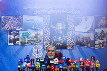 ابراهیم عزیزی، رئیس کمیسیون امنیت ملی و سیاست خارجی مجلس شورای اسلامی در نشست خبری هفته بازخوانی و افشای حقوق بشر آمریکایی