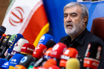ابراهیم عزیزی، رئیس کمیسیون امنیت ملی و سیاست خارجی مجلس شورای اسلامی در نشست خبری هفته بازخوانی و افشای حقوق بشر آمریکایی