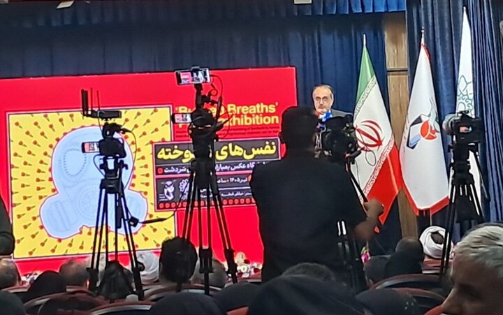 پیام عراقچی به همایش «نفس‌های سوخته» و افتتاح یک نمایشگاه عکس