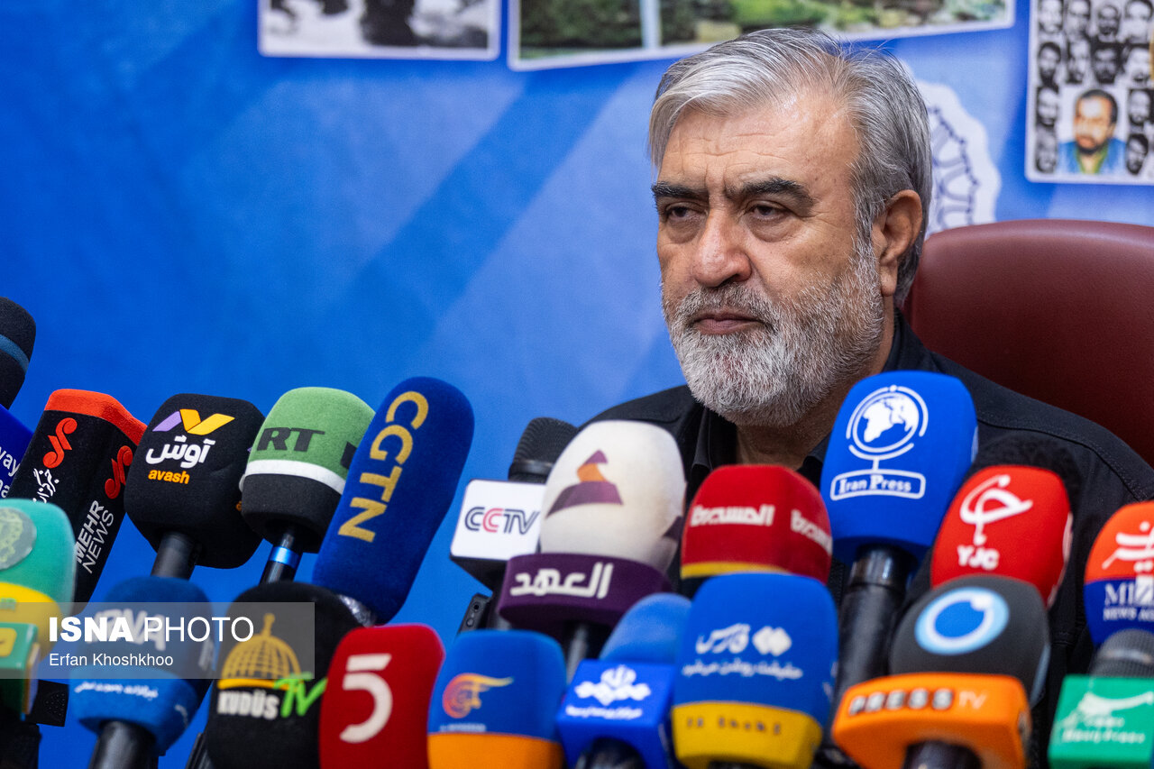 عزیزی: همه ظرفیت‌های کشور برای پیگیری حقوقی جنایات آمریکا و اسرائیل بسیج شوند