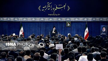 رهبر شهید خواهان مرجعیت زبان فارسی در علم بودند/دفاعیه‌های انگلیسی مغایر این چشم‌انداز است