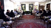 حضور مشاور و دستیار مقام معظم رهبری در منزل شهید لاریجانی