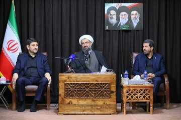 امام جمعه همدان: دسترسی به فضای مجازی باید همراه با طراحی هوشمندانه برای کاهش آسیب‌ها باشد