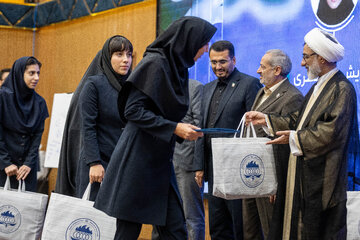 علیرضا کاظمی، وزیر آموزش و پرورش و عبدالحسین خسروپناه، دبیر شورای عالی انقلاب فرهنگیآیین رسمی بدرقه کاروان تیم‌های ملی المپیاد‌های علمی