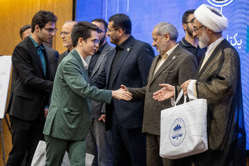 علیرضا کاظمی، وزیر آموزش و پرورش و عبدالحسین خسروپناه، دبیر شورای عالی انقلاب فرهنگیآیین رسمی بدرقه کاروان تیم‌های ملی المپیاد‌های علمی