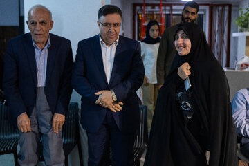 زهرا بهروزآذر، معاون امور زنان و خانواده رییس جمهور در سالگرد انتخاب مسعود پزشکیان در پایگاه خبری انصاف نیوز