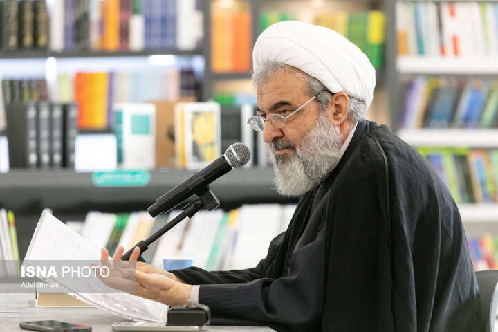 اولوالالباب جهان را سراسر آیه و نشانه می‌بینند