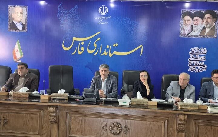 تصویب ۱۳ طرح زیربنایی و تولیدی در فارس/ تفویض اختیار صدور مجوز اتاقک‌های کارگری در باغات