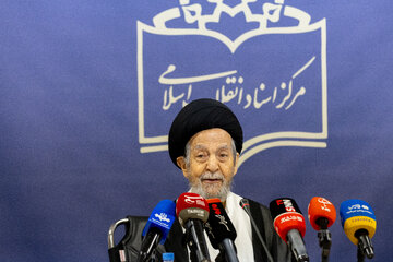 حجت‌الاسلام و المسلمین حمید روحانی در رونمایی از اسناد امام شهید