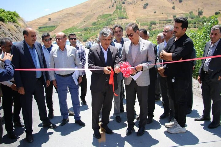 مدیرکل راهداری کردستان: ۳۰ کیلومتر راه روستایی در شهرستان سنندج در دست اجرا است