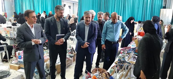 نمایشگاه «هزار میدان هزار بازار» در شهر هفشجان افتتاح شد