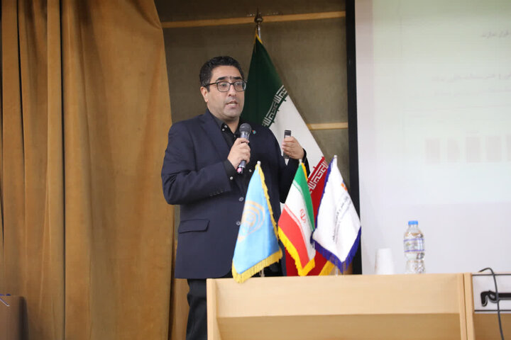 معاون استاندار: فرش دستباف قم با فناوری به بازارهای جهانی بازمیگردد