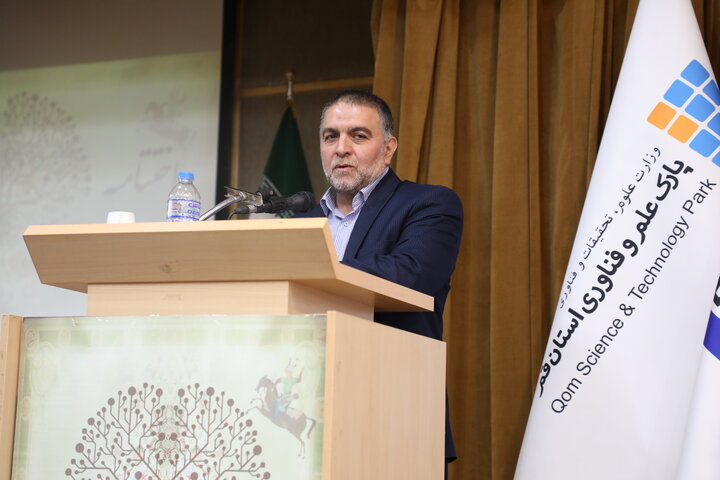 معاون استاندار: فرش دستباف قم با فناوری به بازارهای جهانی بازمیگردد