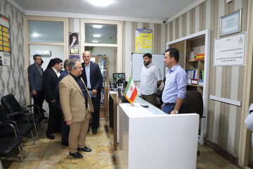 احمد حسین سلگی مدیرکل نیازسنجی و راهبری طرح های جهاد دانشگاهی و 
مهدی باصولی معاون آموزشی جهاددانشگاهی کشور و 
خسرو کنعانی رئیس جهاددانشگاهی آذربایجان شرقی در  بازدید معاون آموزشی جهاددانشگاهی کشور از مراکز آموزشی جهاددانشگاهی آذربایجان شرقی و انعقاد تفاهم‌نامه همکاری با شرکت تراکتورسازی ایران