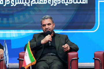احمد محمودزاده، معاون وزیر آموزش و پرورش در افتتاح دوره ملی آموزش هوش مصنوعی ویژه مدارس غیردولتی قطب سه - تبریز