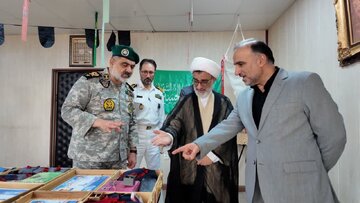 تاکید دریادار ایرانی بر نقش ماندگار شهدای ناوشکن دنا در تاریخ پرافتخار نیروی دریایی ارتش