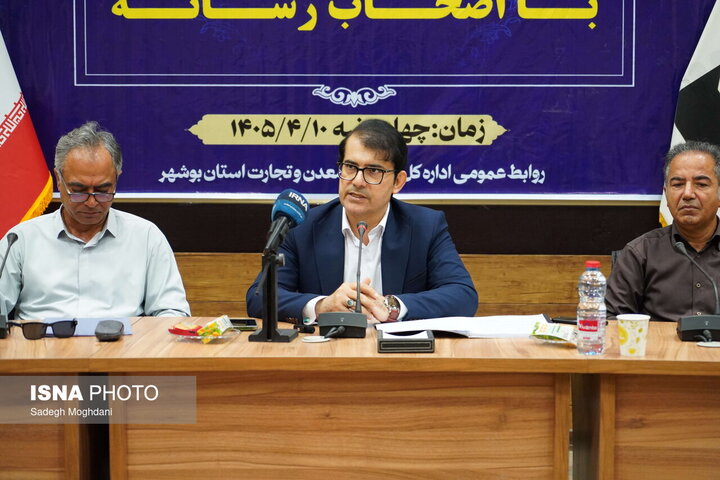 مدیرکل صمت بوشهر: خام‌فروشی پتروشیمی‌ها باید متوقف شود