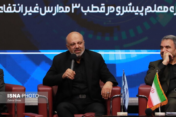 ریشه توسعه کشور در آموزش و پرورش است