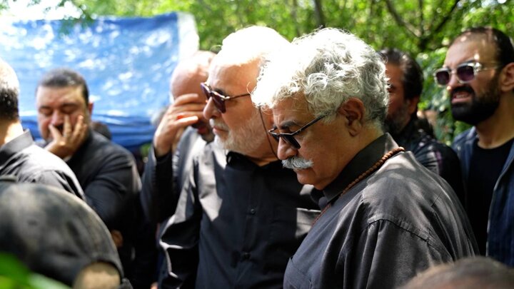 وداع مجریان با فرزاد جمشیدی در قطعه هنرمندان