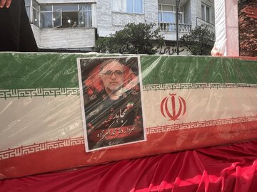 پیکر دریادار دوم محمد اکبرزاده، در ساری تشییع شد